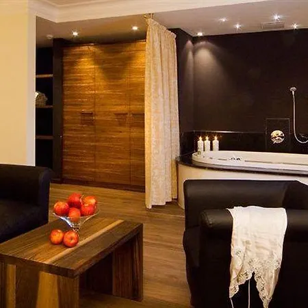 Hotel Villa Tirol ヴァルダーオラ