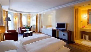 Hotel Villa Tirol 4*