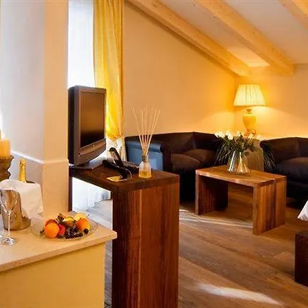 Hotel Villa Tirol ヴァルダーオラ